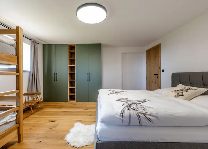 Aldrov Deerhouse *
