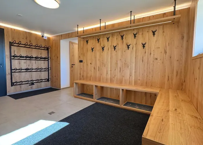 Aldrov Deerhouse