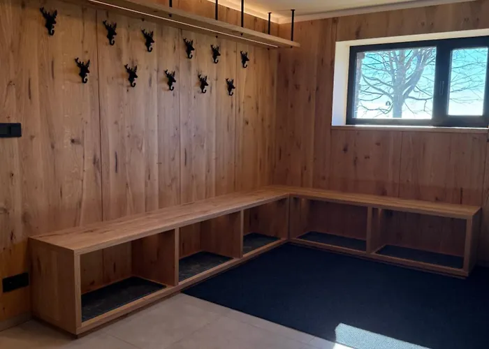 Aldrov Deerhouse Apartment